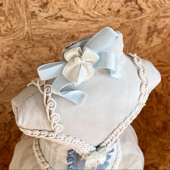 ❌SOLD❌ VTG Blue Victorian Lace Mini Mannequin - Picture 5 of 11